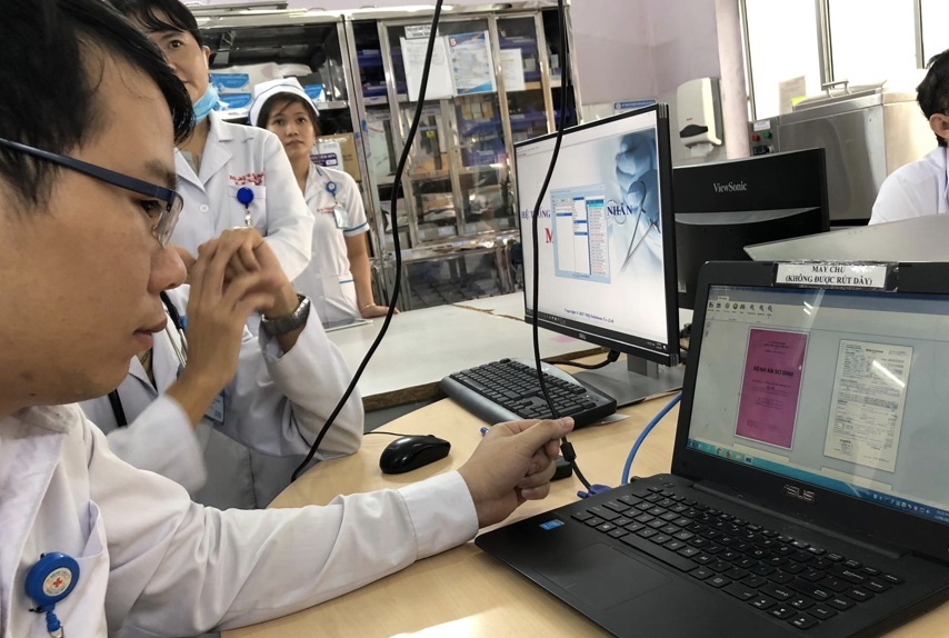 Số hóa hồ sơ bệnh án giúp bác sĩ nghiên cứu được tiền sử bệnh và sử dụng thuốc của bệnh nhân